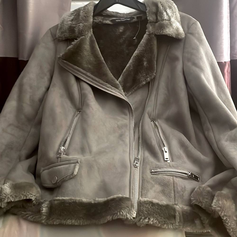 Nina Leonard gray size SM. Aviator Suede fur inside jacket NWOT